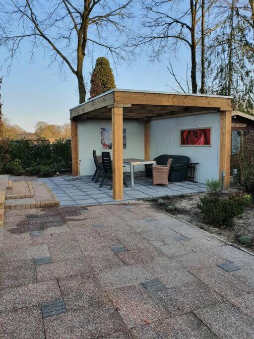 פוטן Cozy Chalet For 4 Veluwe מראה חיצוני תמונה